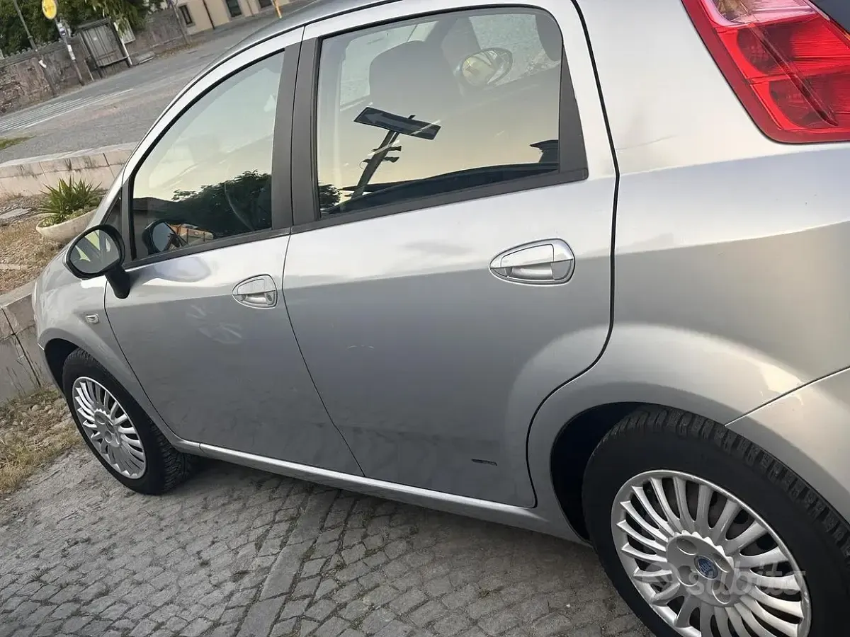 Usata Fiat Grande Punto 65 CV (47 kW) 2007 Grigio Utilitaria