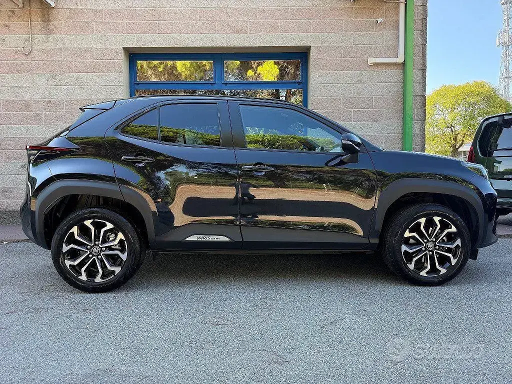 Usata Toyota Yaris Cross 92 CV (67 kW) 2024 Nero SUV