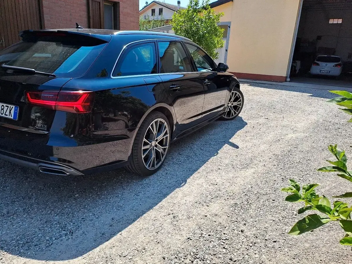 Usata Audi A6 Business 190 CV (139 kW) 2017 Nero Station wagon