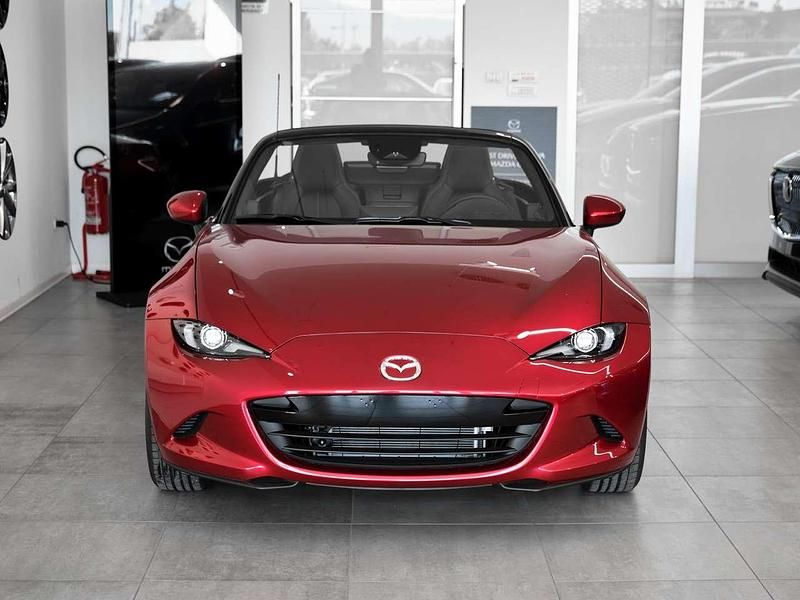 Nuova Mazda MX5 Exclusive-Line 132 CV (97 kW) 2025 Soul red Cabrio