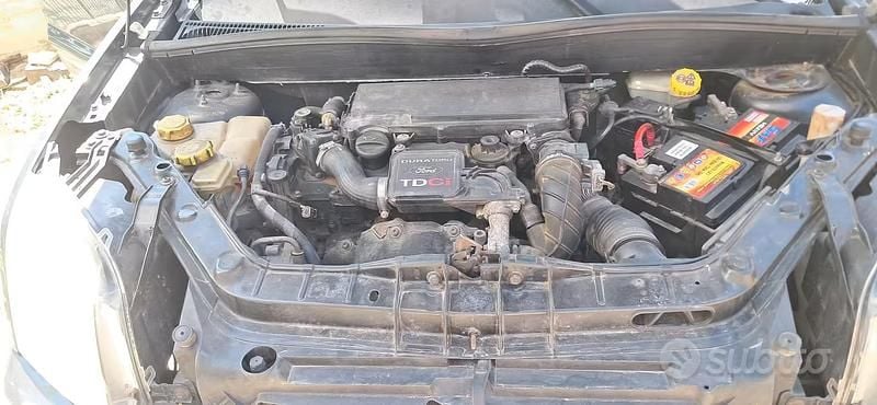 Usata Ford Fusion 58 CV (42 kW) 2004 Grigio Utilitaria