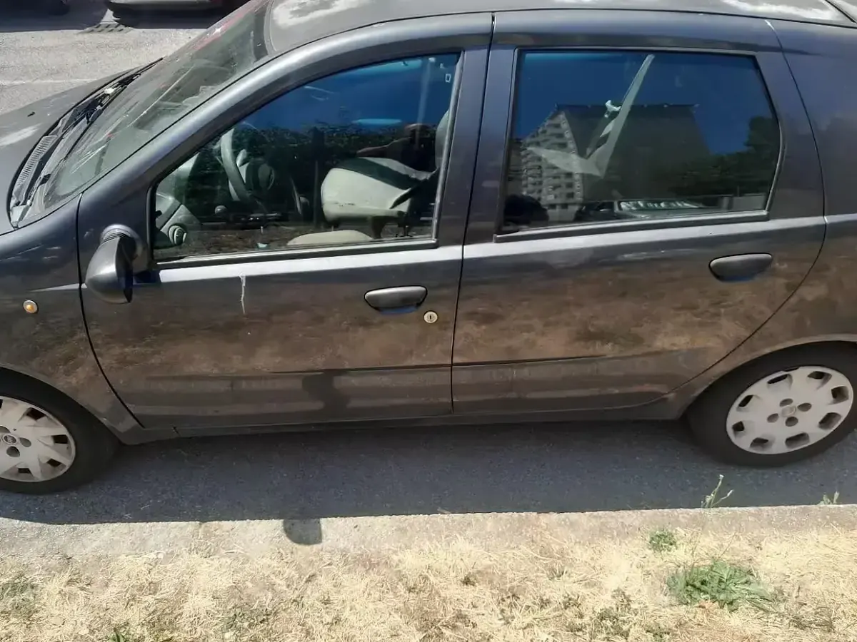 Usata Fiat Punto 60 CV (44 kW) 2002 Grigio Utilitaria