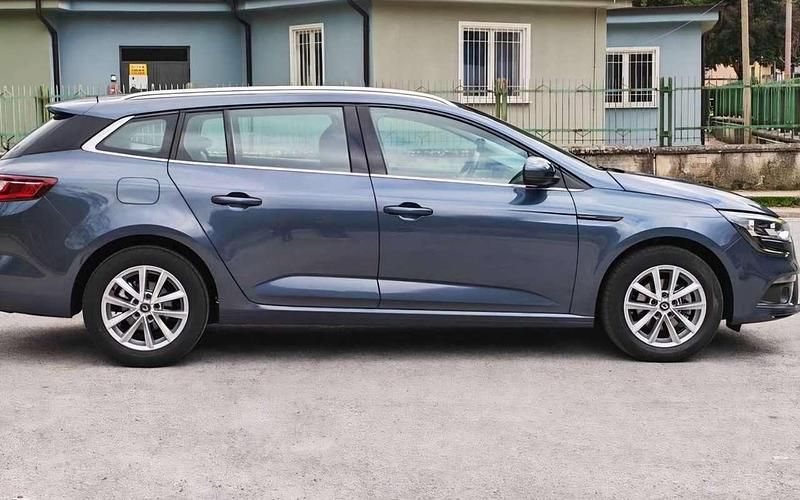 Usata Renault Mégane GrandTour Bose Edition 110 CV (80 kW) 2016 Grigio Station wagon