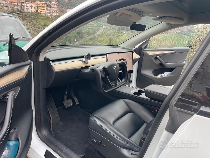 Usata Tesla Model Y RWD 250 kW (340 CV) 2022 SUV