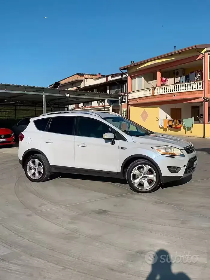 Usata Ford Kuga 163 CV (119 kW) 2012 Bianco SUV