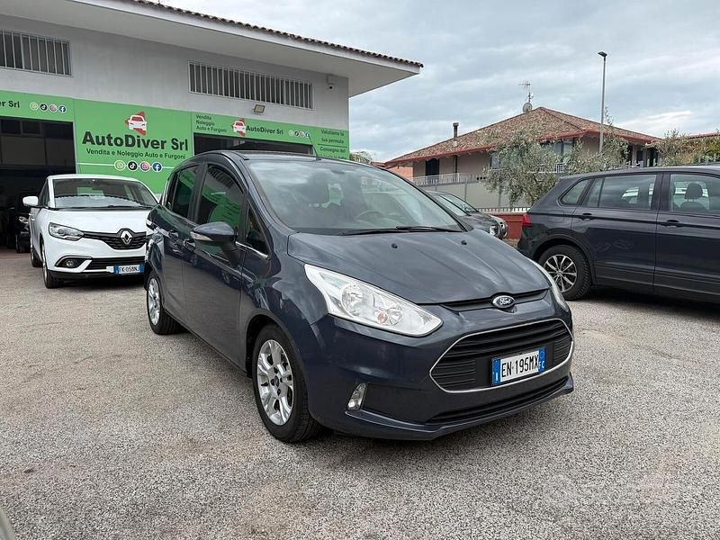 Begagnad Ford B-MAX 100 HK (73 kW) 2013 Grå Minibuss