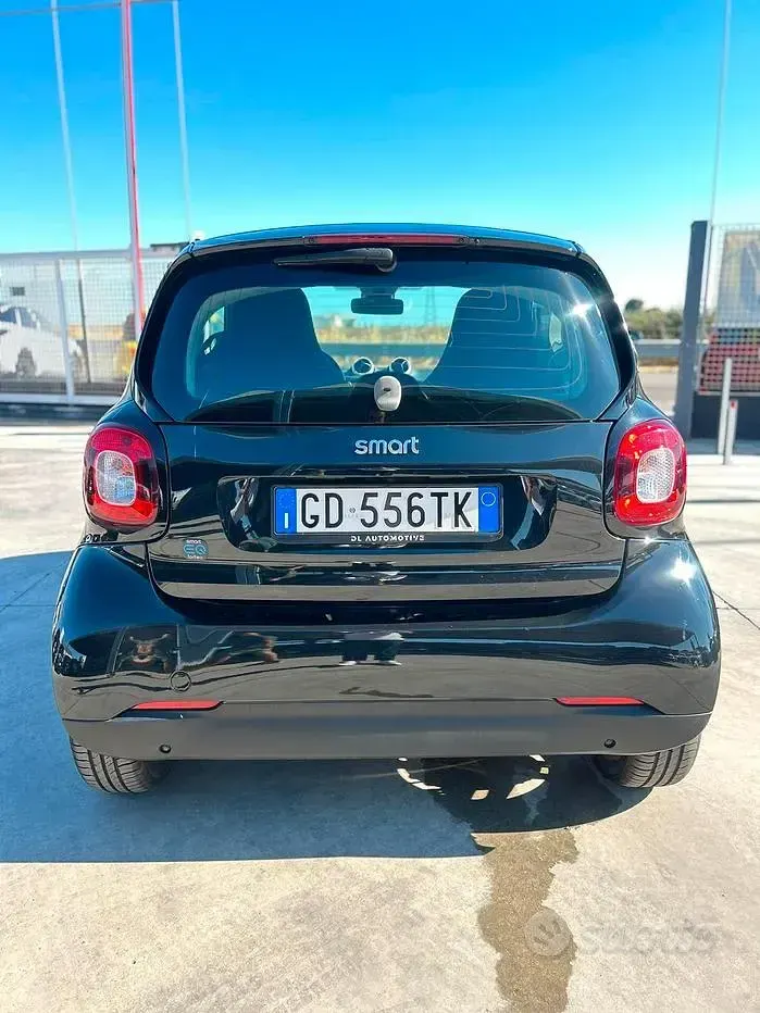 Usata Smart ForTwo Electric Drive Pure 41 kW (56 CV) 2020 Nero Berlina