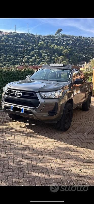 Usata 2021 Toyota HiLux Pick-up | 29.600 € - Immagine 1/2