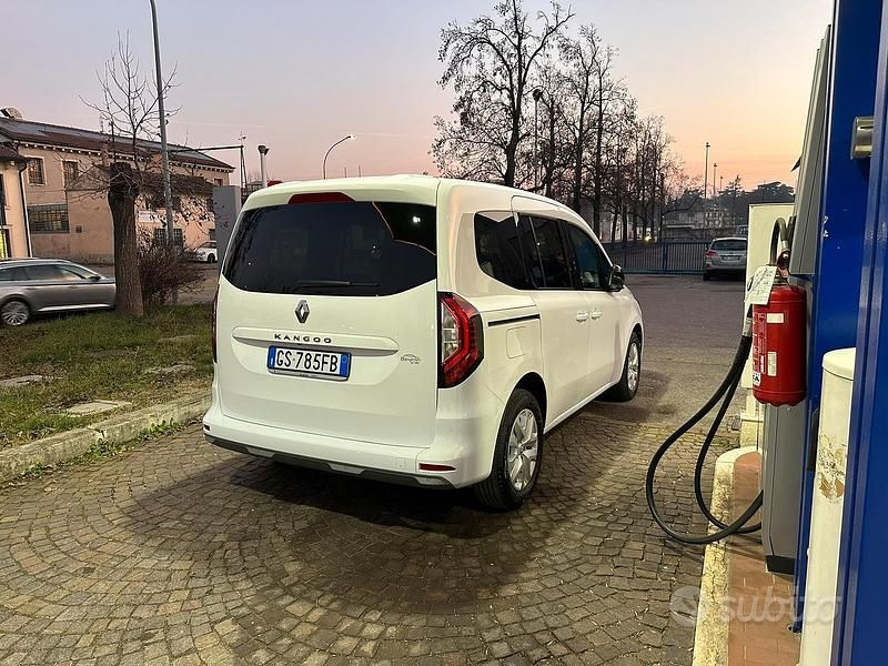 Usata Renault Kangoo Equilibre 95 CV (69 kW) 2024 Bianco Berlina