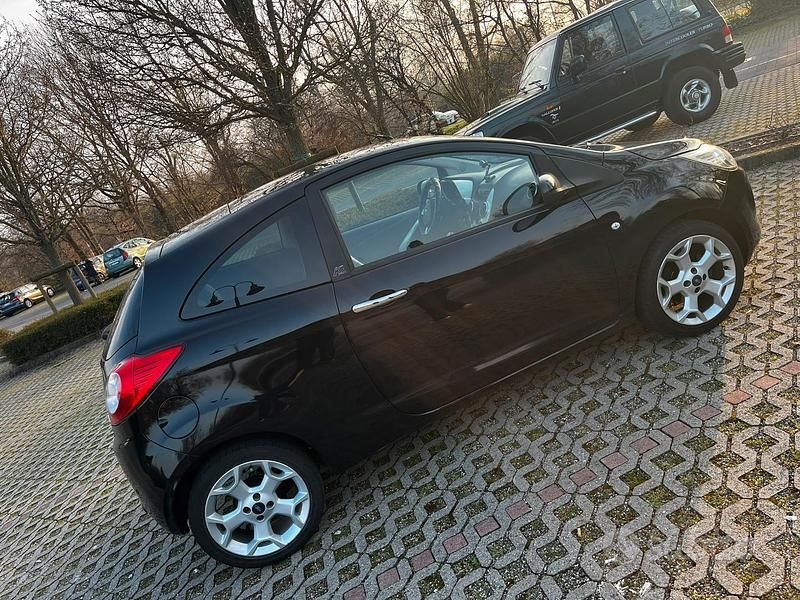 Usata Ford Ka Titanium 69 CV (50 kW) 2009 Nero Utilitaria