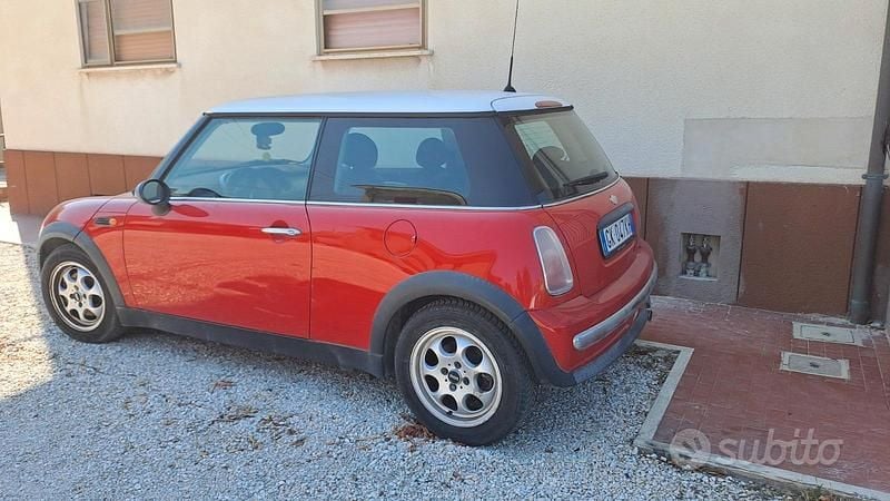 Usata Mini ONE 2003 Rosso Utilitaria
