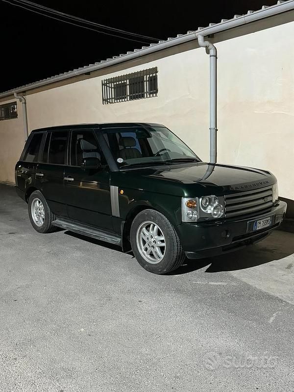 Verde Usata 2004 Land Rover Range Rover Vogue SUV | 10.000 € (Buon prezzo) - Immagine 1/4