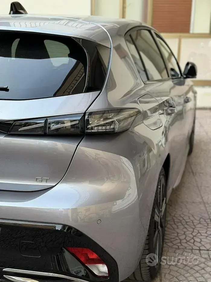 Usata Peugeot 308 GT 131 CV (96 kW) 2023 Berlina