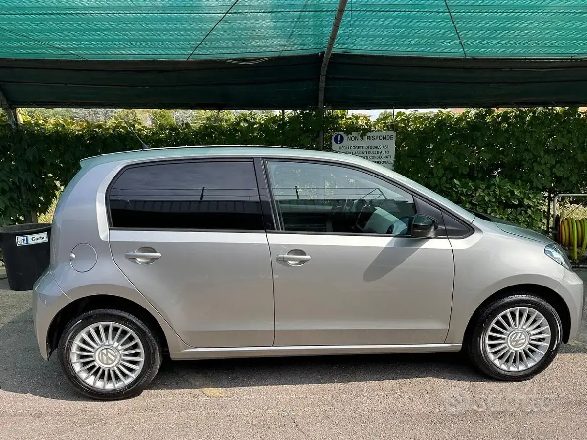Usata VW up! 68 CV (50 kW) 2018 Grigio Utilitaria