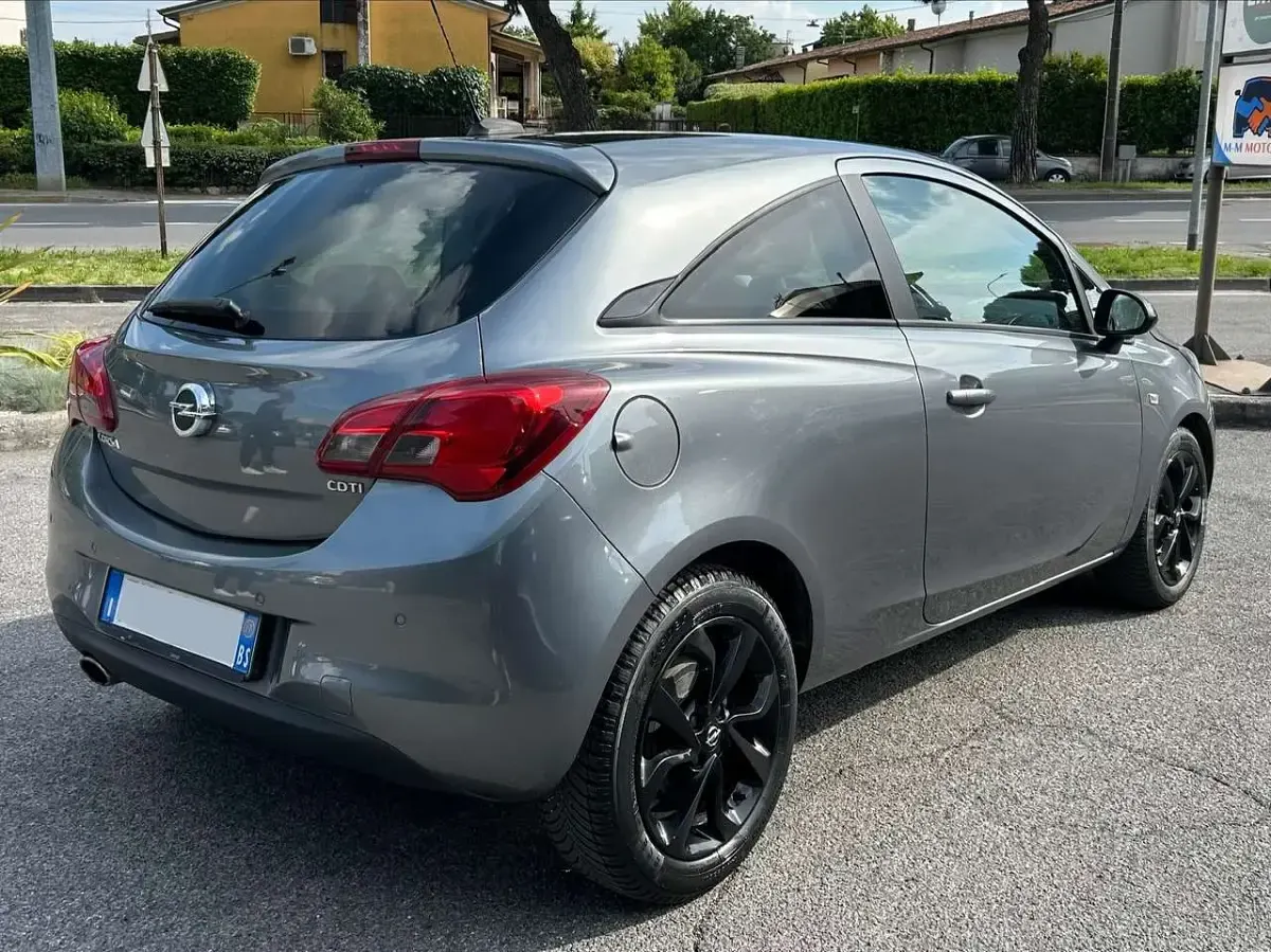 Usata Opel Corsa 75 CV (55 kW) 2017 Grigio Utilitaria
