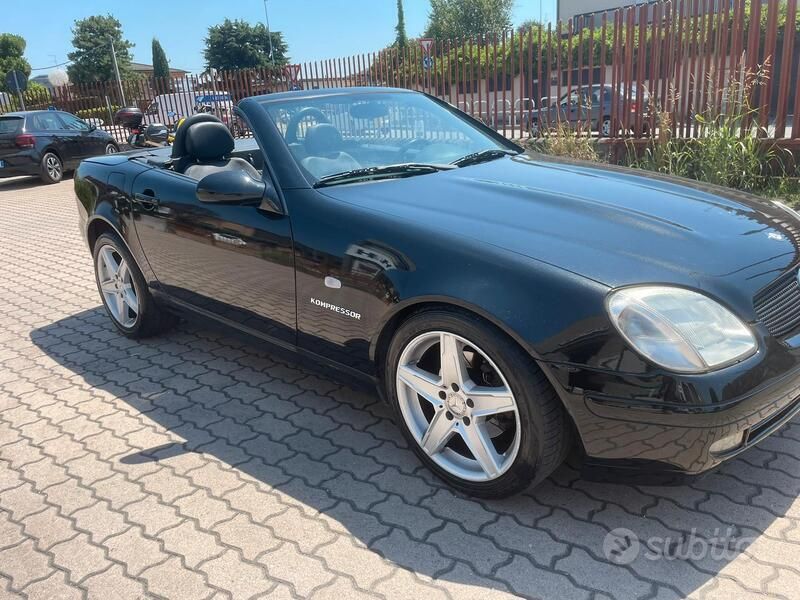 Usata Mercedes SLK200 192 CV (141 kW) 1998 Nero Cabrio