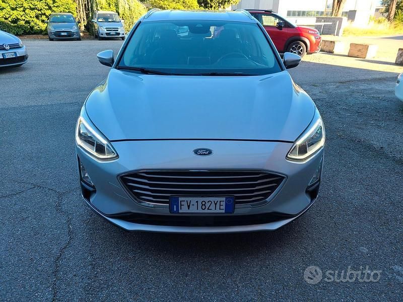 Usata Ford Focus 120 CV (88 kW) 2019 Grigio Station wagon