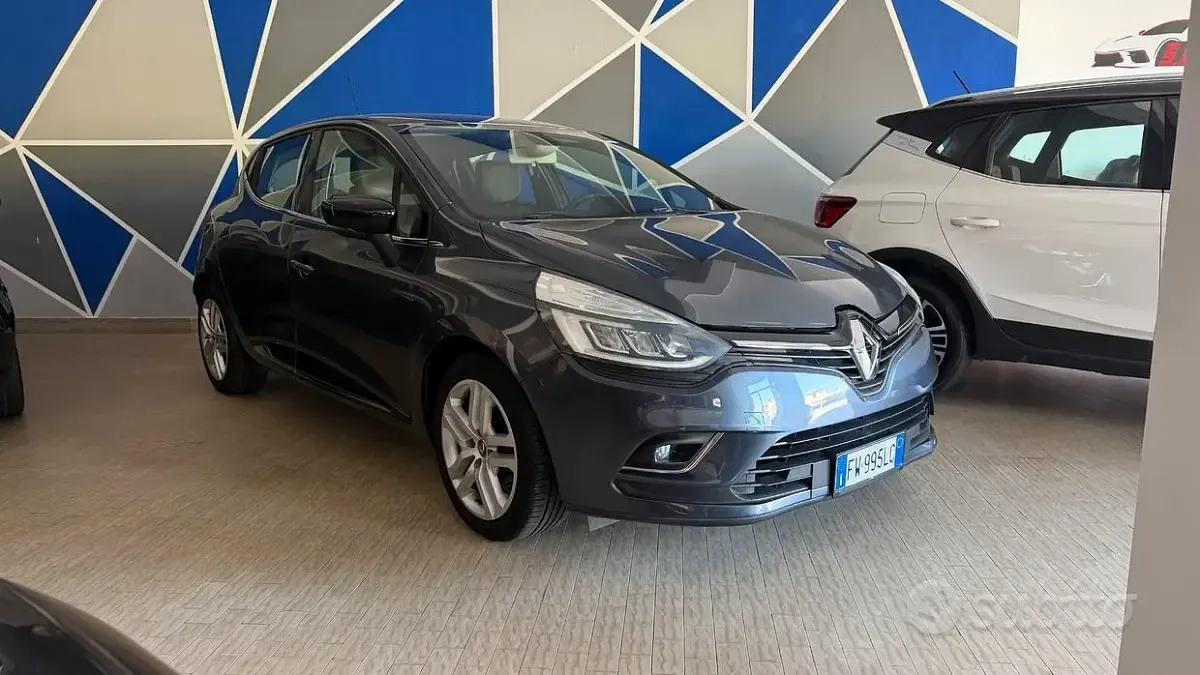 Usata Renault Clio IV Intens 90 CV (66 kW) 2019 Grigio Berlina