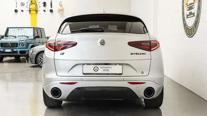 Usata Alfa Romeo Stelvio Veloce 209 CV (153 kW) 2020 Grigio SUV