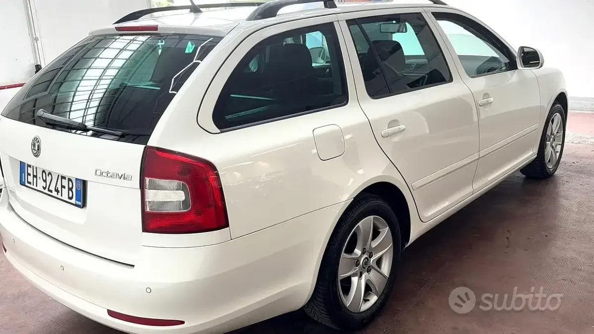 Usata Skoda Octavia Elegance 105 CV (77 kW) 2011 Bianco Station wagon