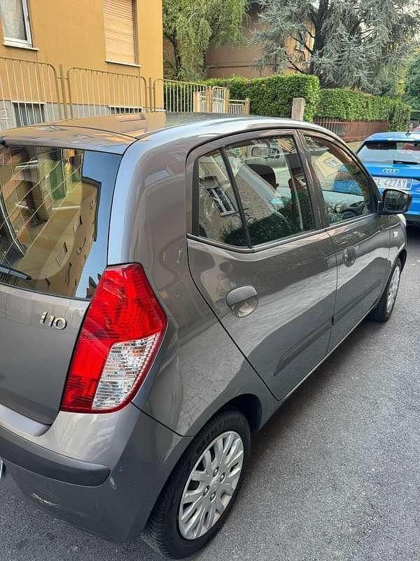 Usata Hyundai i10 65 CV (47 kW) 2011 Grigio Utilitaria