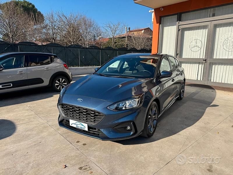 Blu Usata 2021 Ford Focus ST-Line Berlina | 15.900 € (Buon prezzo) - Immagine 1/4