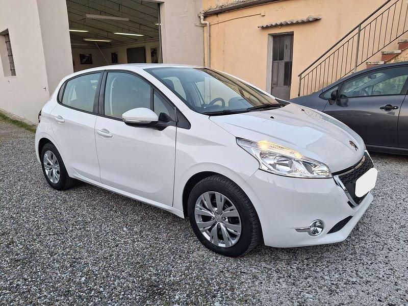 Usata Peugeot 208 Active 68 CV (50 kW) 2013 Bianco Utilitaria