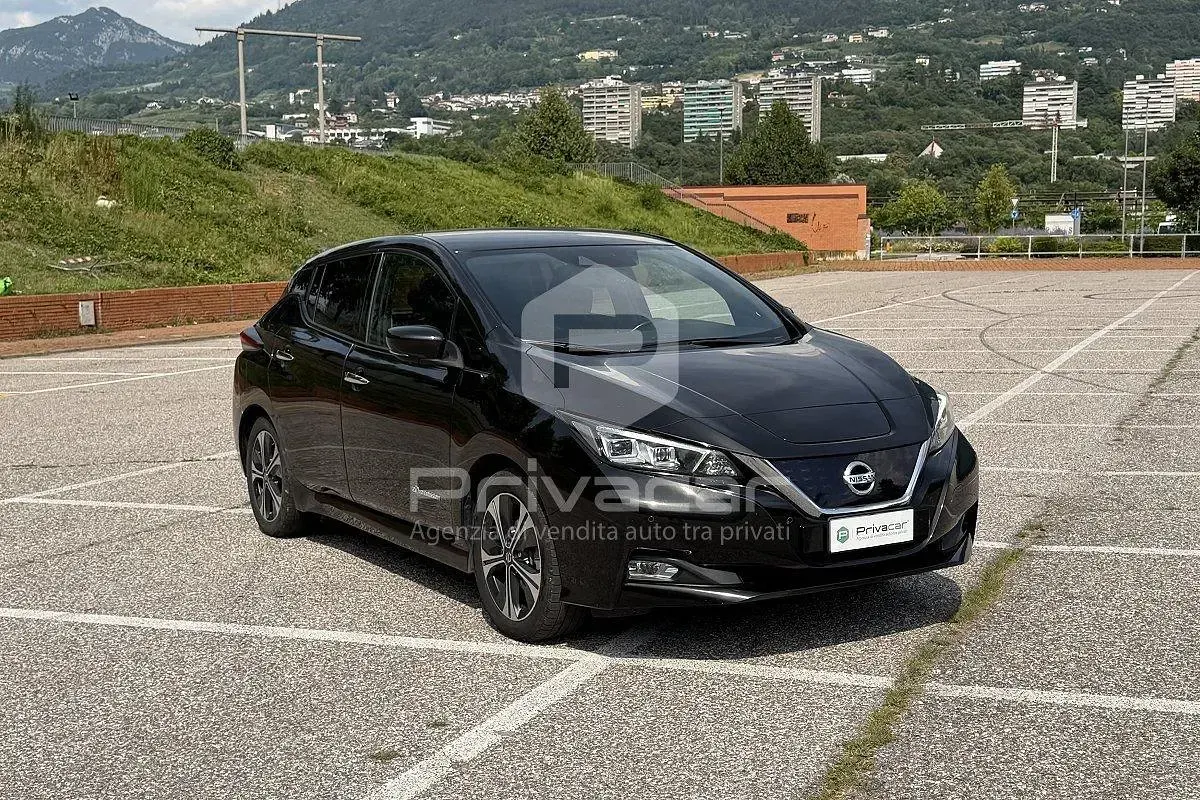 Usata Nissan Leaf Tekna 89 kW (122 CV) 2018 Nero Utilitaria