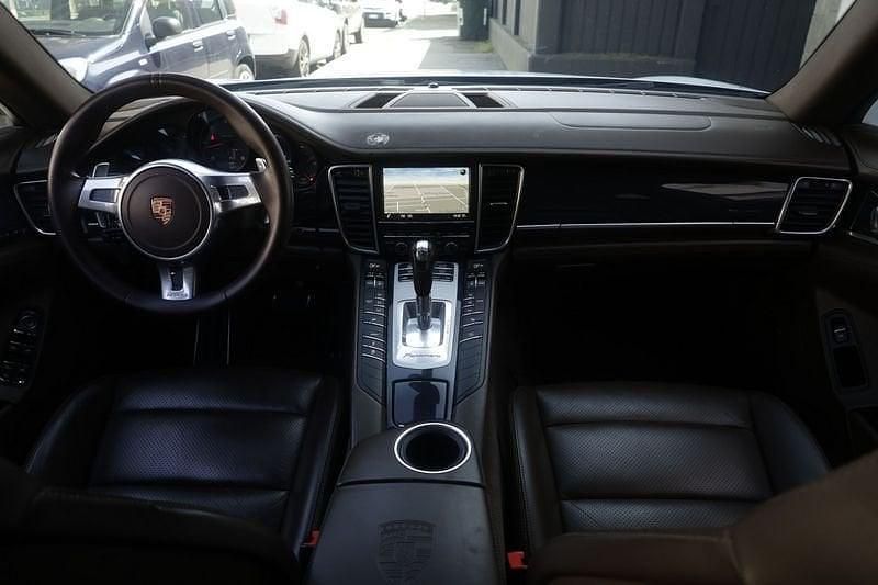 Usata Porsche Panamera 300 CV (220 kW) 2015 Argento Utilitaria