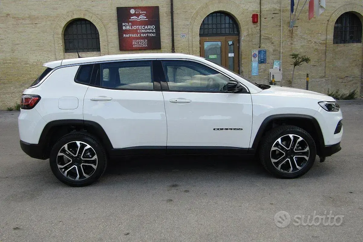 Usata Jeep Compass 130 CV (95 kW) 2024 Bianco SUV