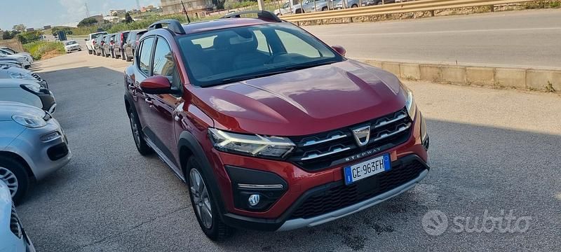 Usata Dacia Sandero Comfort 101 CV (74 kW) 2021 Rosso Berlina