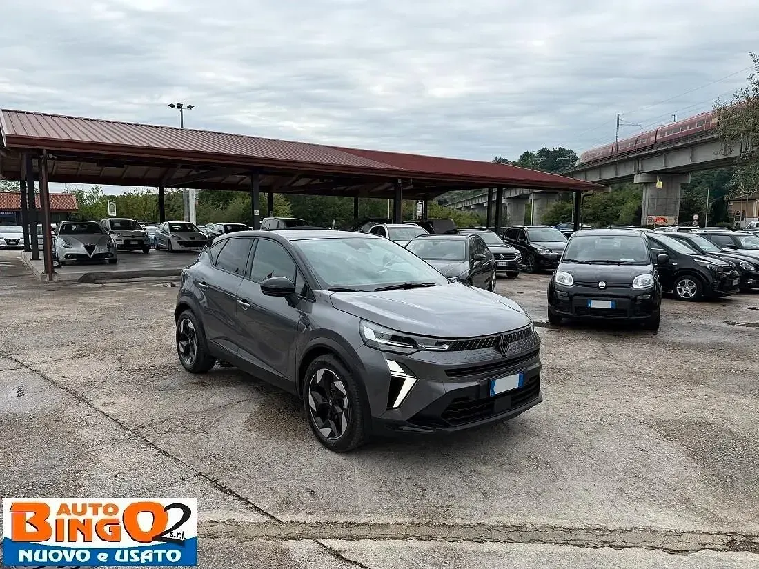 Usata Renault Captur Techno 101 CV (74 kW) 2025 Grigio SUV