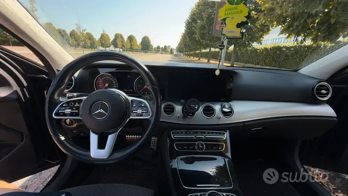 Usata Mercedes E200 150 CV (110 kW) 2018 Nero Berlina
