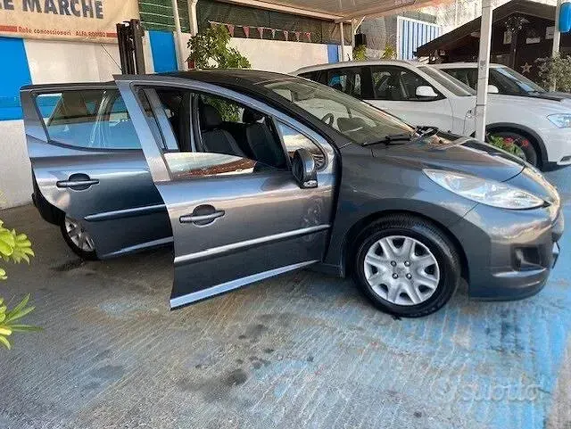 Usata Peugeot 207 70 CV (51 kW) 2013 Grigio Station wagon