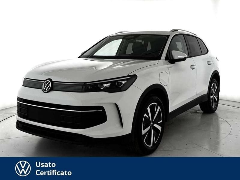 Bianco Usata 2025 VW Tiguan Edition SUV | 41.900 € (Molto cara) - Immagine 1/4