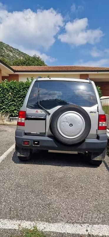 Usata Mitsubishi Pajero 120 CV (88 kW) 2000 Grigio SUV