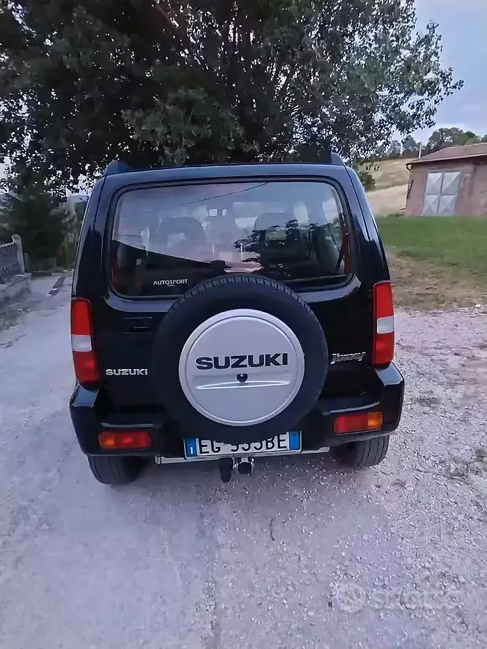 Usata Suzuki Jimny 85 CV (62 kW) 2010 SUV