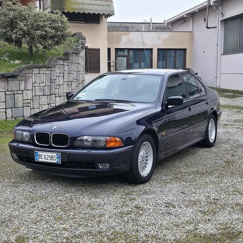 Usata BMW 523 170 CV (125 kW) 1998 Blu Berlina
