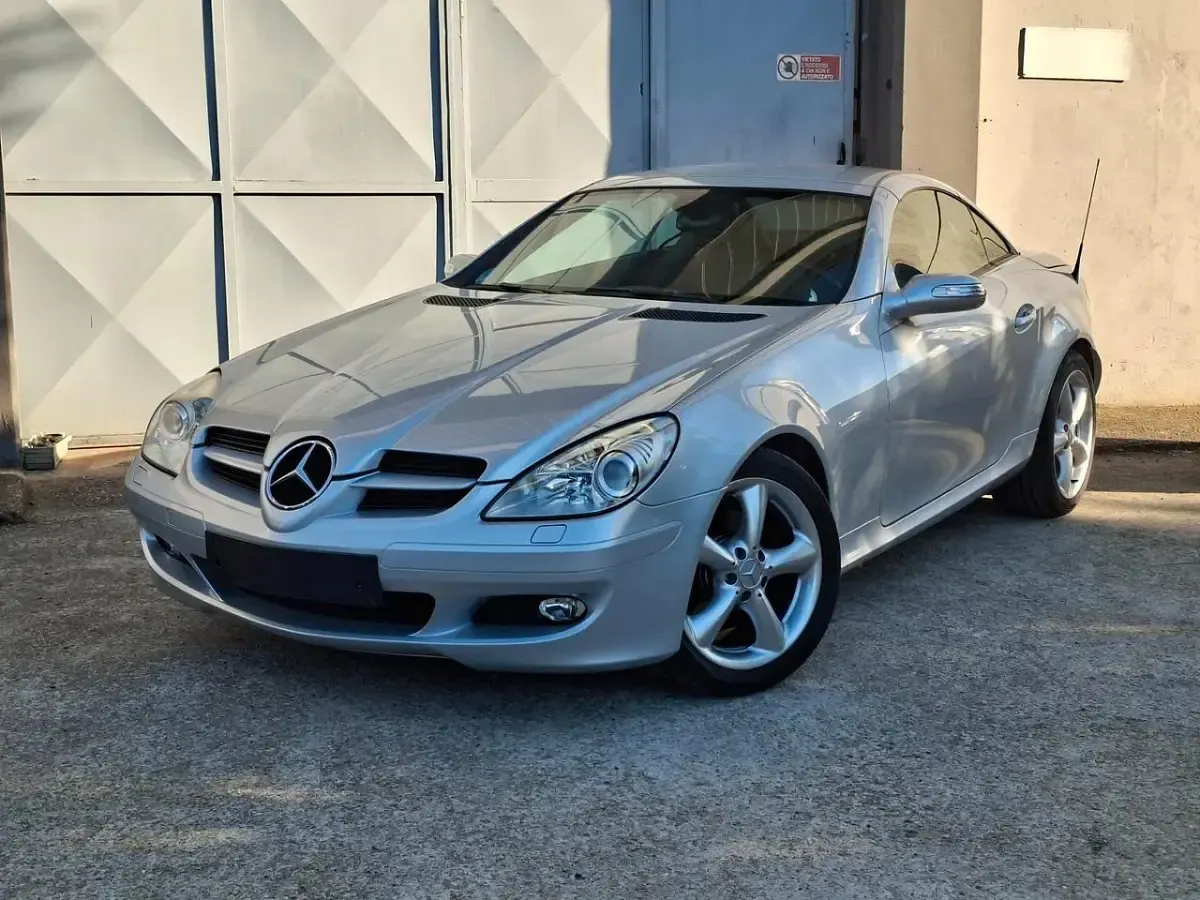 Usata Mercedes SLK280 231 CV (169 kW) 2006 Argento Cabrio