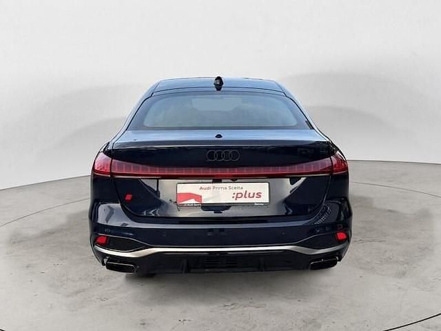 Usata Audi A5 Ambiente 204 CV (150 kW) 2024 Blu/azzurro Berlina