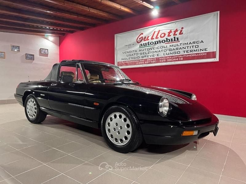 Nero pastello Usata 1992 Alfa Romeo Spider Cabrio | 23.000 € - Immagine 1/4