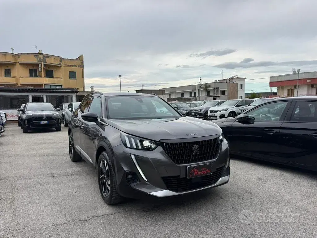 Usata Peugeot 2008 GT 110 CV (80 kW) 2021 Grigio SUV