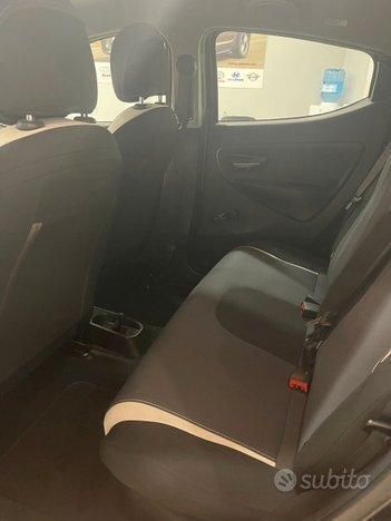 Usata Lancia Ypsilon Gold 69 CV (50 kW) 2014 Nero Utilitaria