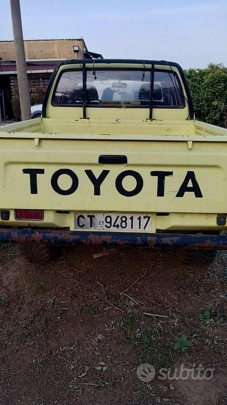 Usata Toyota HiLux 1991 Giallo Pick-up