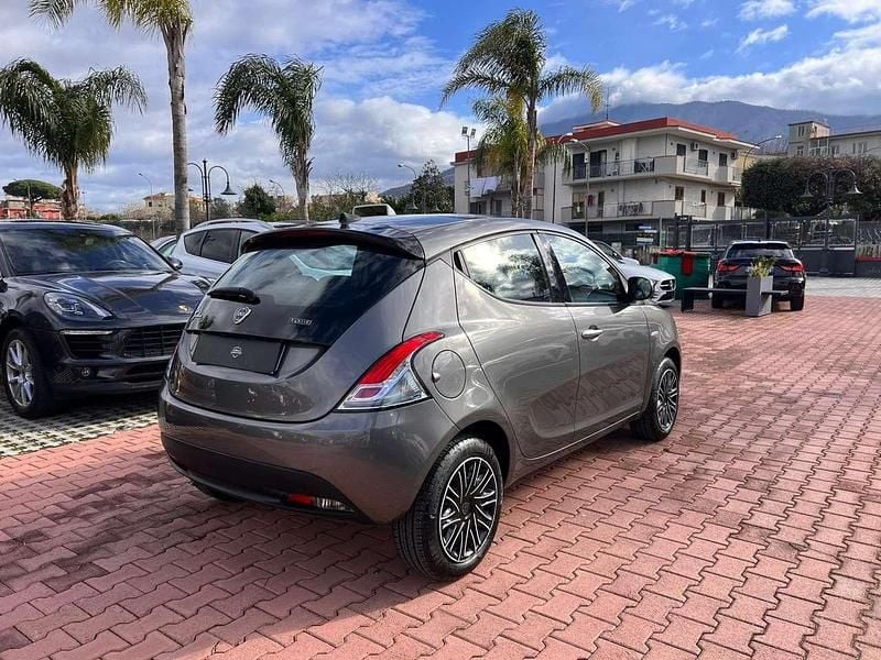 Usata Lancia Ypsilon S 69 CV (50 kW) 2023 Grigio Utilitaria