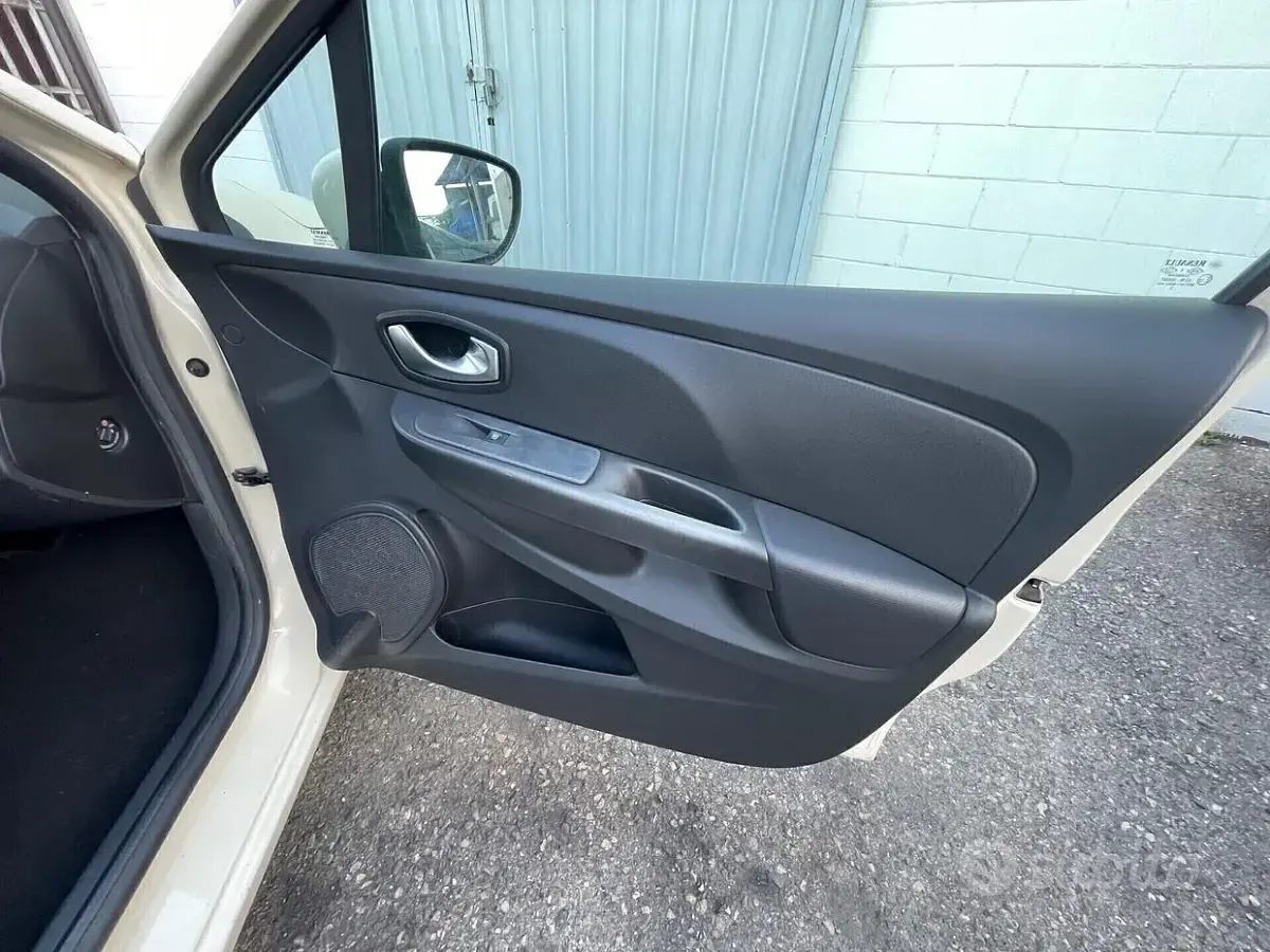 Usata Renault Clio IV 72 CV (52 kW) 2015 Bianco Berlina