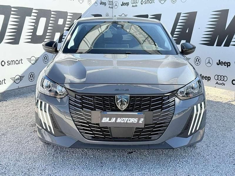 Usata Peugeot 208 Allure 101 CV (74 kW) 2025 Grigio Utilitaria