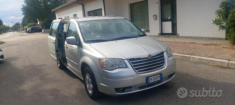 Usata Chrysler Grand Voyager 150 CV (110 kW) 2012 Grigio Monovolume