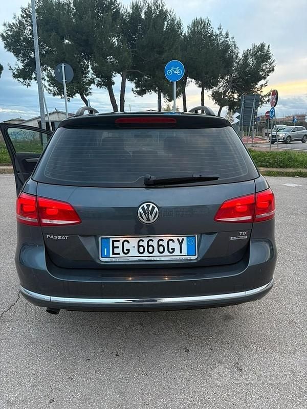 Usata VW Passat 105 CV (77 kW) 2011 Grigio Station wagon