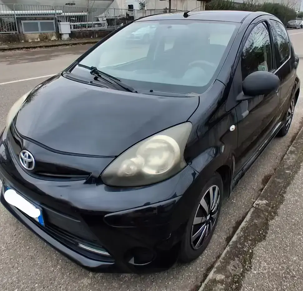 Usata Toyota Aygo Connect Style 68 CV (50 kW) 2013 Utilitaria